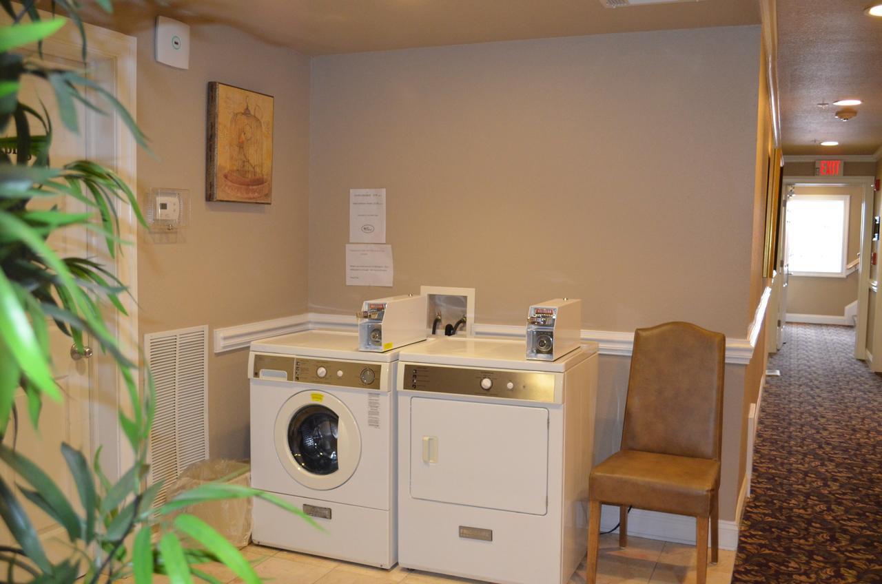 Oasis Suites Hotel Nags Head Buitenkant foto